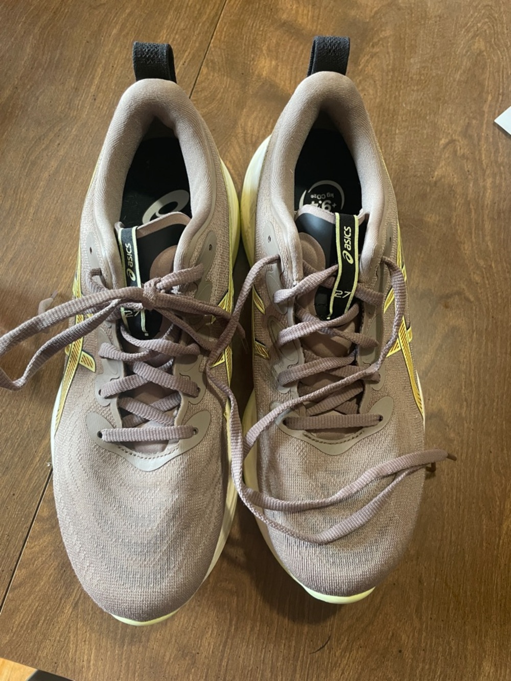ASICS Men’s  Taupe and Yellow Athletic Sneakers gel cumulus 27